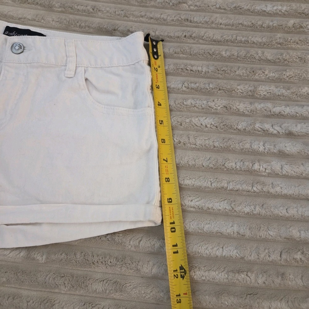 Ambiance Apparel White Denim Shorts Women's Size M Cuffed 5-Pocket Jean Shorts - Picture 4 of 8